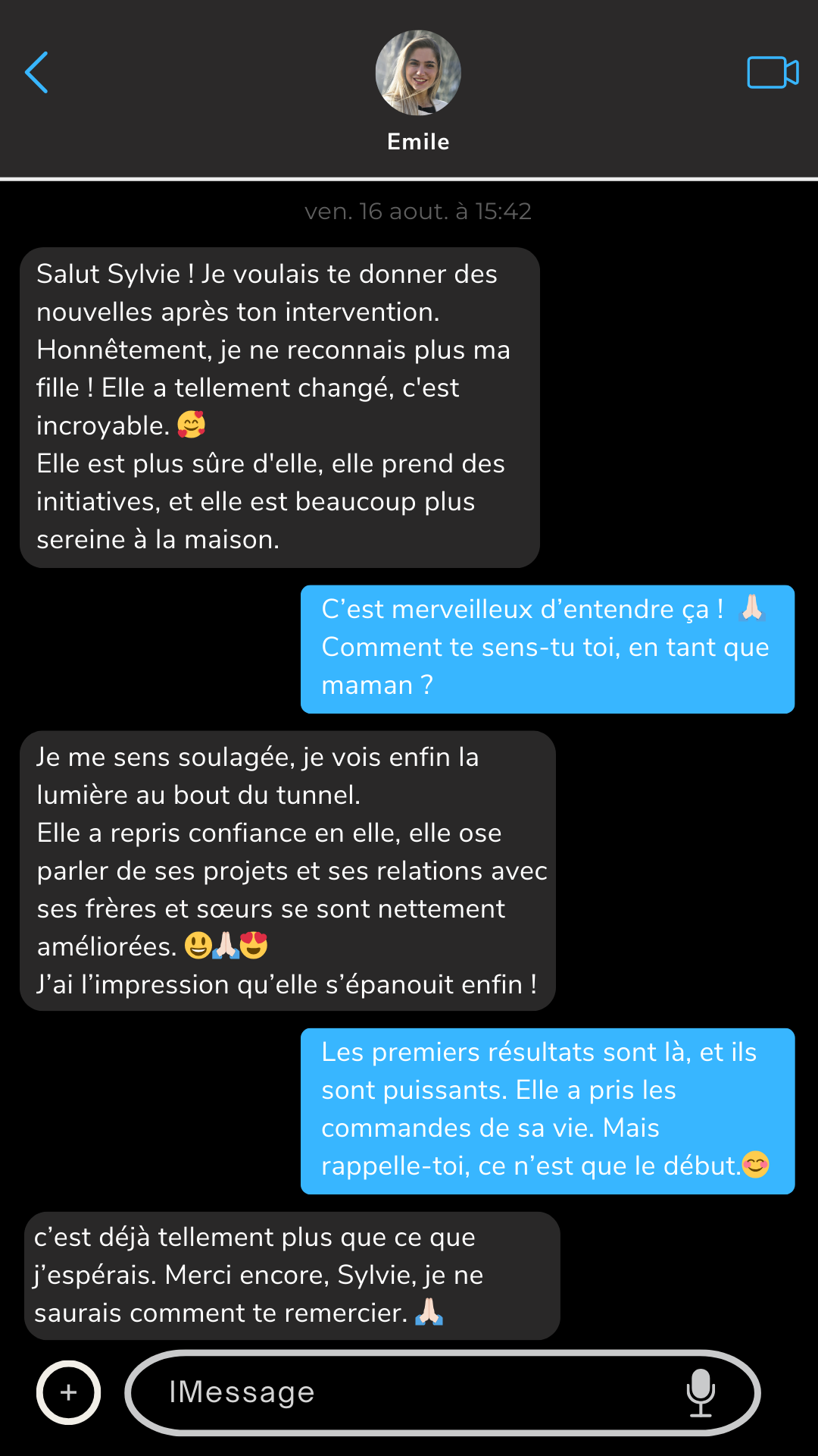 Échange authentique entre Sylvie et Émilie suite à l'intervention de DHS Stratégie Propulser, révélant la transformation profonde et l'harmonie retrouvée dans la vie de sa fille.